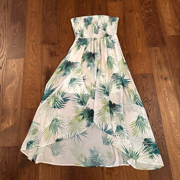 Beach VayCay Dress: White and Palm Leaves adorn this effortlessly chic frock. - Picture 9 of 11